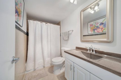 Condo in Fort Lauderdale, Florida, 2 bedrooms  № 2398093 - photo 18