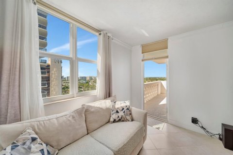 Condo in Fort Lauderdale, Florida, 2 bedrooms  № 2398093 - photo 8
