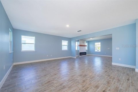 House in Davenport, Florida 3 bedrooms, 210.24 sq.m. № 2378040 - photo 9