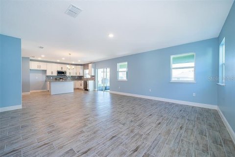 House in Davenport, Florida 3 bedrooms, 210.24 sq.m. № 2378040 - photo 6