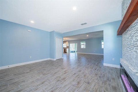 House in Davenport, Florida 3 bedrooms, 210.24 sq.m. № 2378040 - photo 5