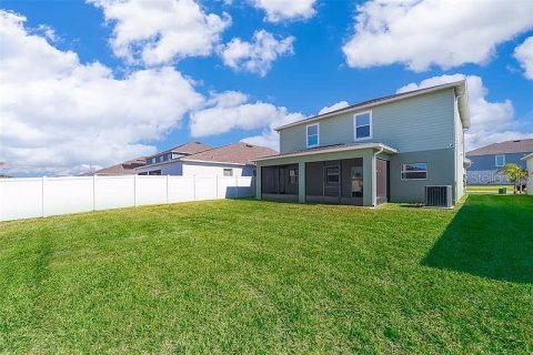 House in Davenport, Florida 3 bedrooms, 210.24 sq.m. № 2378040 - photo 16