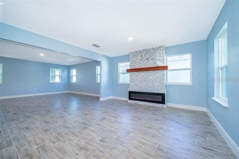 House in Davenport, Florida 3 bedrooms, 210.24 sq.m. № 2378040 - photo 2