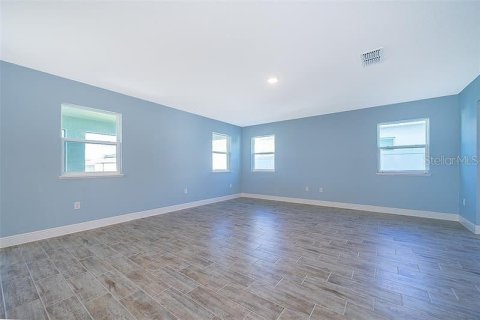 House in Davenport, Florida 3 bedrooms, 210.24 sq.m. № 2378040 - photo 8