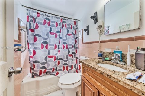 Immobilier commercial à vendre à Miami, Floride: 130.81 m2 № 2051845 - photo 11