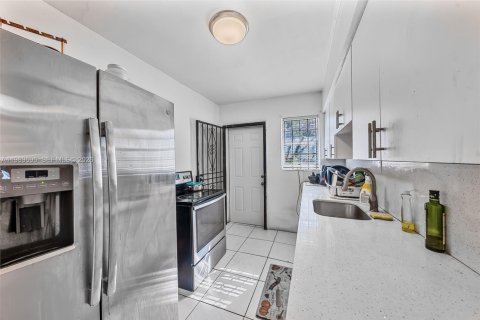 Immobilier commercial à vendre à Miami, Floride: 130.81 m2 № 2051845 - photo 23
