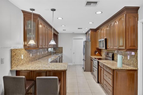 Casa en alquiler en Pinecrest, Florida, 4 dormitorios, 231.42 m2 № 2067343 - foto 10