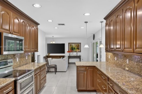 Casa en alquiler en Pinecrest, Florida, 4 dormitorios, 231.42 m2 № 2067343 - foto 14
