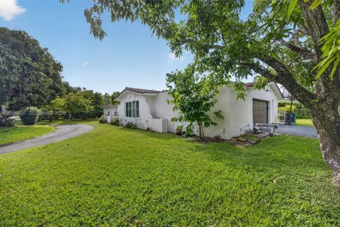 Casa en alquiler en Pinecrest, Florida, 4 dormitorios, 231.42 m2 № 2067343 - foto 4