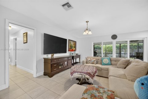 Casa en alquiler en Pinecrest, Florida, 4 dormitorios, 231.42 m2 № 2067343 - foto 8