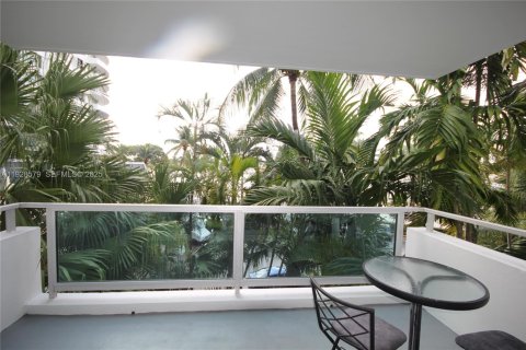 Condominio en alquiler en Miami Beach, Florida, 2 dormitorios, 95.69 m2 № 2054457 - foto 26
