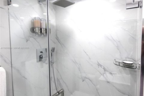 Condominio en alquiler en Miami Beach, Florida, 2 dormitorios, 95.69 m2 № 2054457 - foto 18