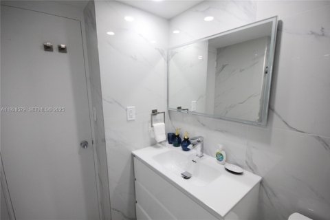 Condominio en alquiler en Miami Beach, Florida, 2 dormitorios, 95.69 m2 № 2054457 - foto 17