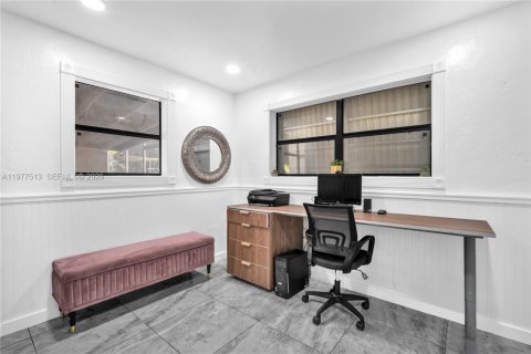 House in Hollywood, Florida 2 bedrooms, 108.88 sq.m. № 2043122 - photo 14