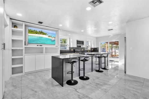 House in Hollywood, Florida 2 bedrooms, 108.88 sq.m. № 2043122 - photo 6