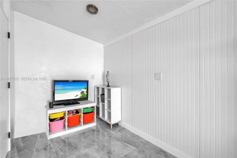 House in Hollywood, Florida 2 bedrooms, 108.88 sq.m. № 2043122 - photo 17