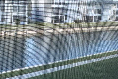 Condominio en venta en Tamarac, Florida, 2 dormitorios, 95.22 m2 № 2015256 - foto 23