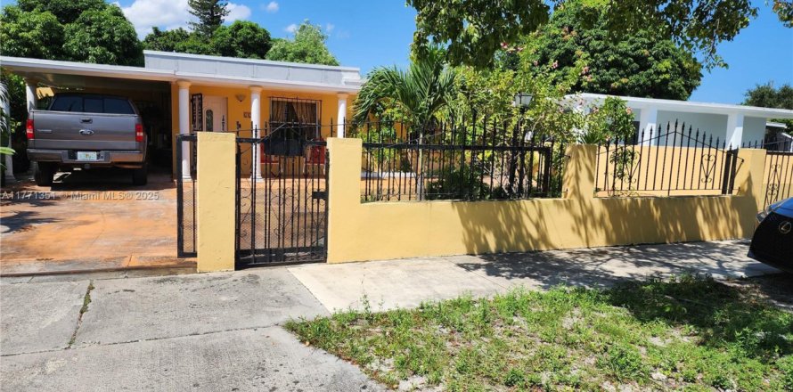 Villa ou maison à Hialeah, Floride 3 chambres, 120.4 m2 № 1867816