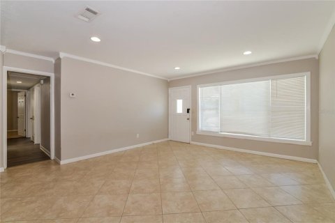 Casa en alquiler en Altamonte Springs, Florida, 4 dormitorios, 203.83 m2 № 1910413 - foto 3
