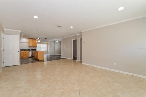 Casa en alquiler en Altamonte Springs, Florida, 4 dormitorios, 203.83 m2 № 1910413 - foto 4