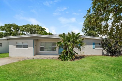 Casa en alquiler en Altamonte Springs, Florida, 4 dormitorios, 203.83 m2 № 1910413 - foto 1