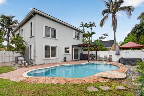 Villa ou maison à vendre à Margate, Floride: 3 chambres, 153.2 m2 № 2400679 - photo 2