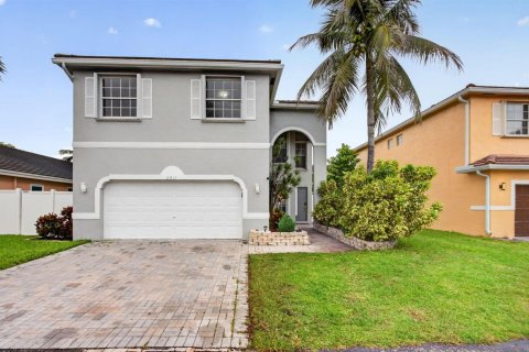 Villa ou maison à Margate, Floride 3 chambres, 153.2 m2 № 2400679