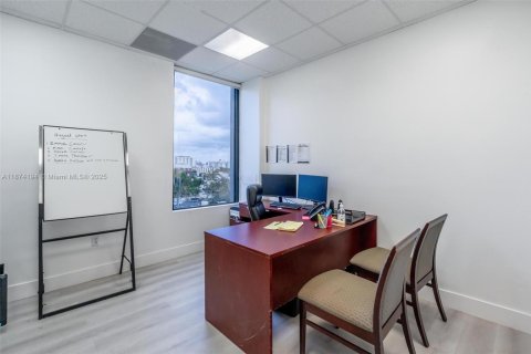Commercial property in North Miami, Florida № 1980085 - photo 13