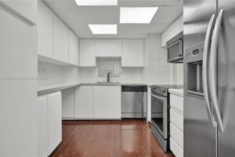 Condominio en venta en Miami, Florida, 2 dormitorios, 126.16 m2 № 1979539 - foto 4