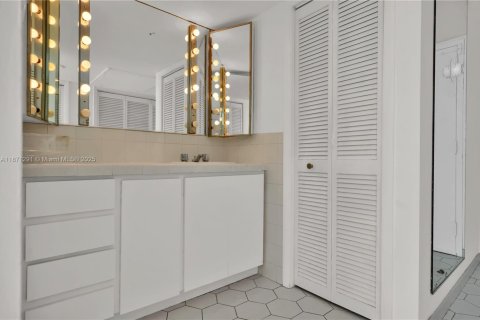 Condominio en venta en Miami, Florida, 2 dormitorios, 126.16 m2 № 1979539 - foto 11