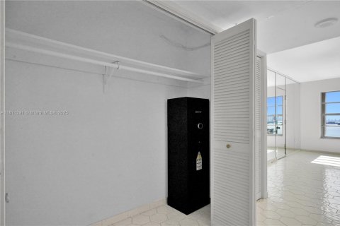 Condominio en venta en Miami, Florida, 2 dormitorios, 126.16 m2 № 1979539 - foto 15