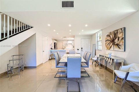Adosado en venta en Weston, Florida, 3 dormitorios, 135.27 m2 № 2084951 - foto 4