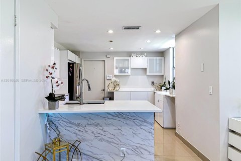Adosado en venta en Weston, Florida, 3 dormitorios, 135.27 m2 № 2084951 - foto 3
