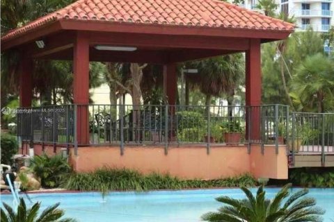 Condominio en venta en Sunny Isles Beach, Florida, 2 dormitorios, 114.46 m2 № 1891891 - foto 15