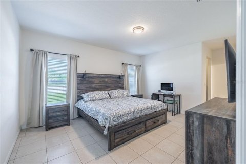 House in Gibsonton, Florida 3 bedrooms, 121.24 sq.m. № 1808327 - photo 16
