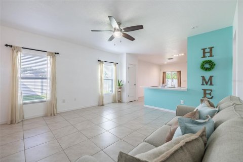 House in Gibsonton, Florida 3 bedrooms, 121.24 sq.m. № 1808327 - photo 8