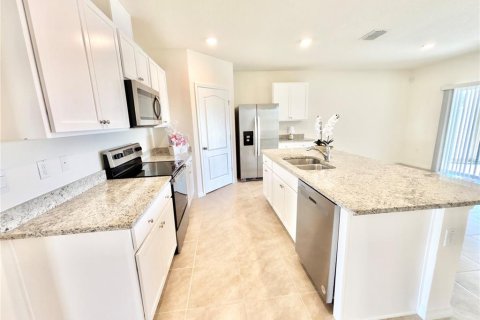 Casa en venta en Davenport, Florida, 4 dormitorios, 173.45 m2 № 2198088 - foto 2