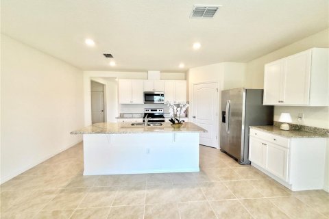 Casa en venta en Davenport, Florida, 4 dormitorios, 173.45 m2 № 2198088 - foto 7