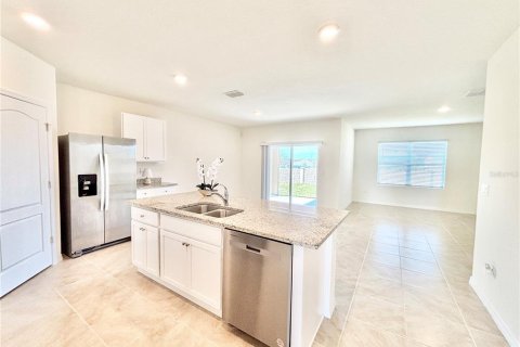 Casa en venta en Davenport, Florida, 4 dormitorios, 173.45 m2 № 2198088 - foto 5