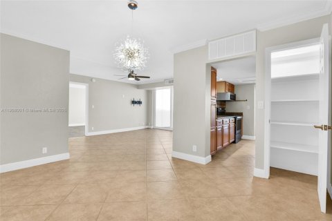Copropriété à louer à Fort Lauderdale, Floride: 2 chambres, 111.48 m2 № 1956651 - photo 28