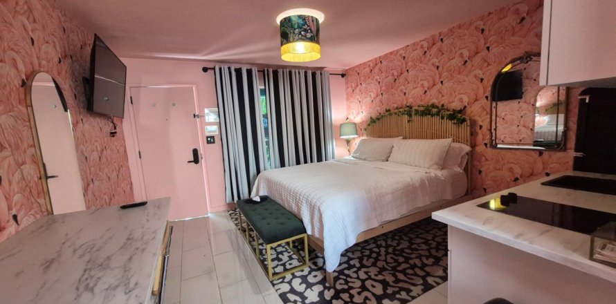 Apartment in Fort Lauderdale, Florida 3 rooms, 35.3 sq.m. № 2249271