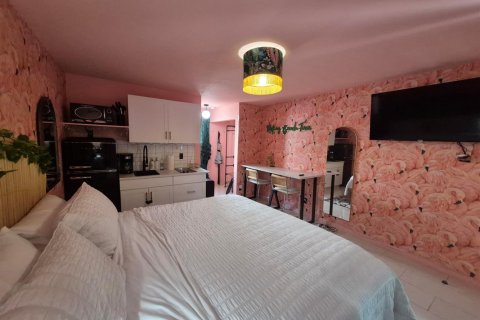 Apartment in Fort Lauderdale, Florida 3 rooms, 35.3 sq.m. № 2249271 - photo 3