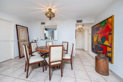 Купить кондоминиум в Корал-Гейблс, Флорида 2 спальни, 95.69м2, № 2023999 - фото 8