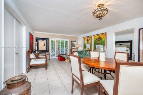 Купить кондоминиум в Корал-Гейблс, Флорида 2 спальни, 95.69м2, № 2023999 - фото 9
