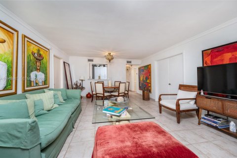 Купить кондоминиум в Корал-Гейблс, Флорида 2 спальни, 95.69м2, № 2023999 - фото 5