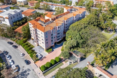 Купить кондоминиум в Корал-Гейблс, Флорида 2 спальни, 95.69м2, № 2023999 - фото 22