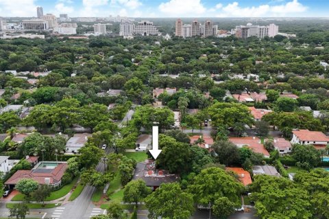 Купить земельный участок в Корал-Гейблс, Флорида № 1930923 - фото 2