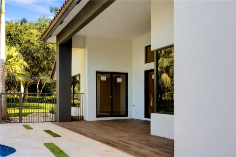 House in Weston, Florida 5 bedrooms, 348.94 sq.m. № 2428517 - photo 7