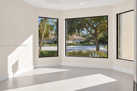House in Weston, Florida 5 bedrooms, 348.94 sq.m. № 2428517 - photo 23