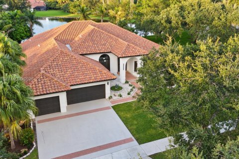 House in Weston, Florida 5 bedrooms, 348.94 sq.m. № 2428517 - photo 2